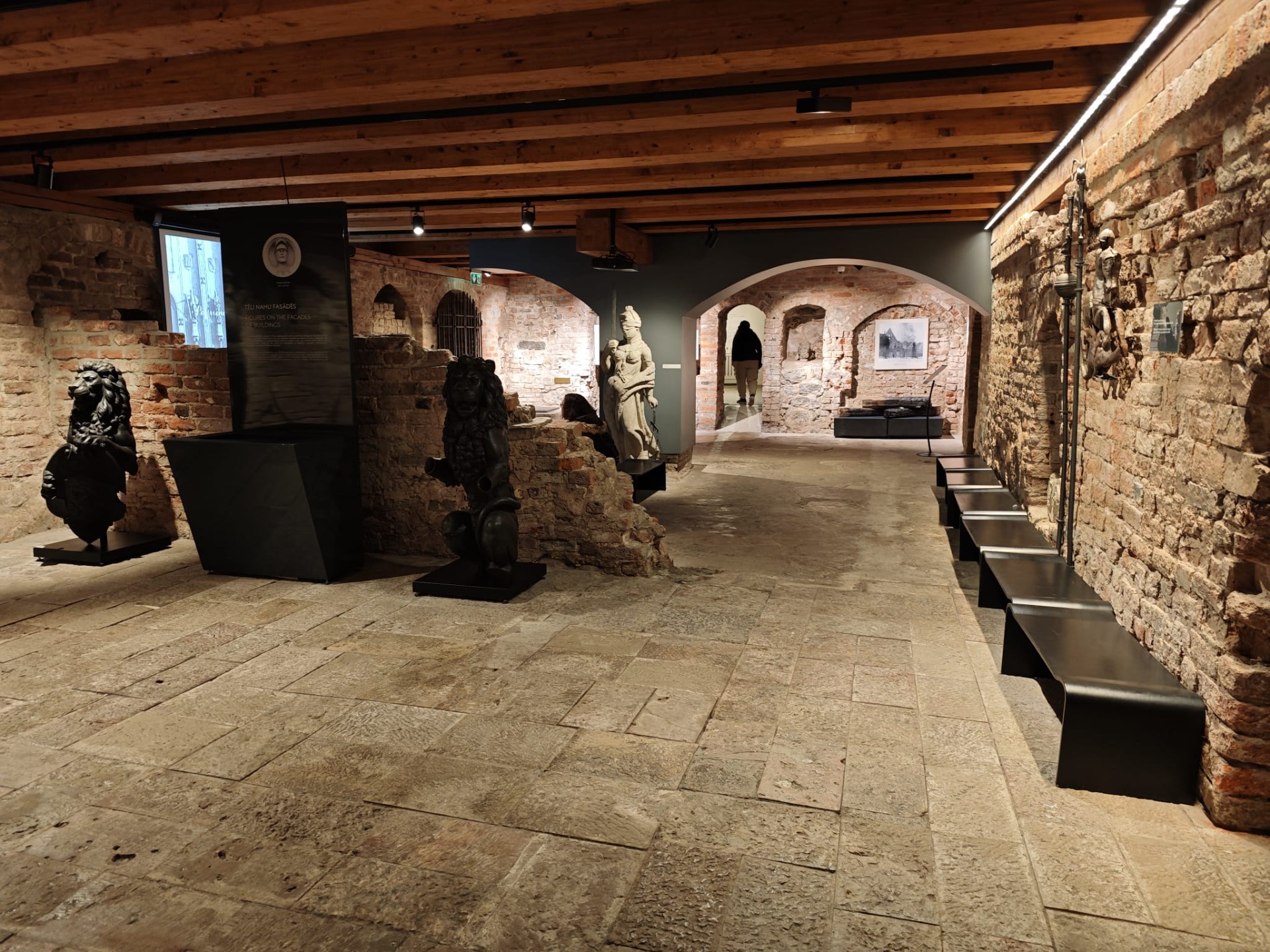 De Wijnkelder van het Zwarthoofdenhuis!