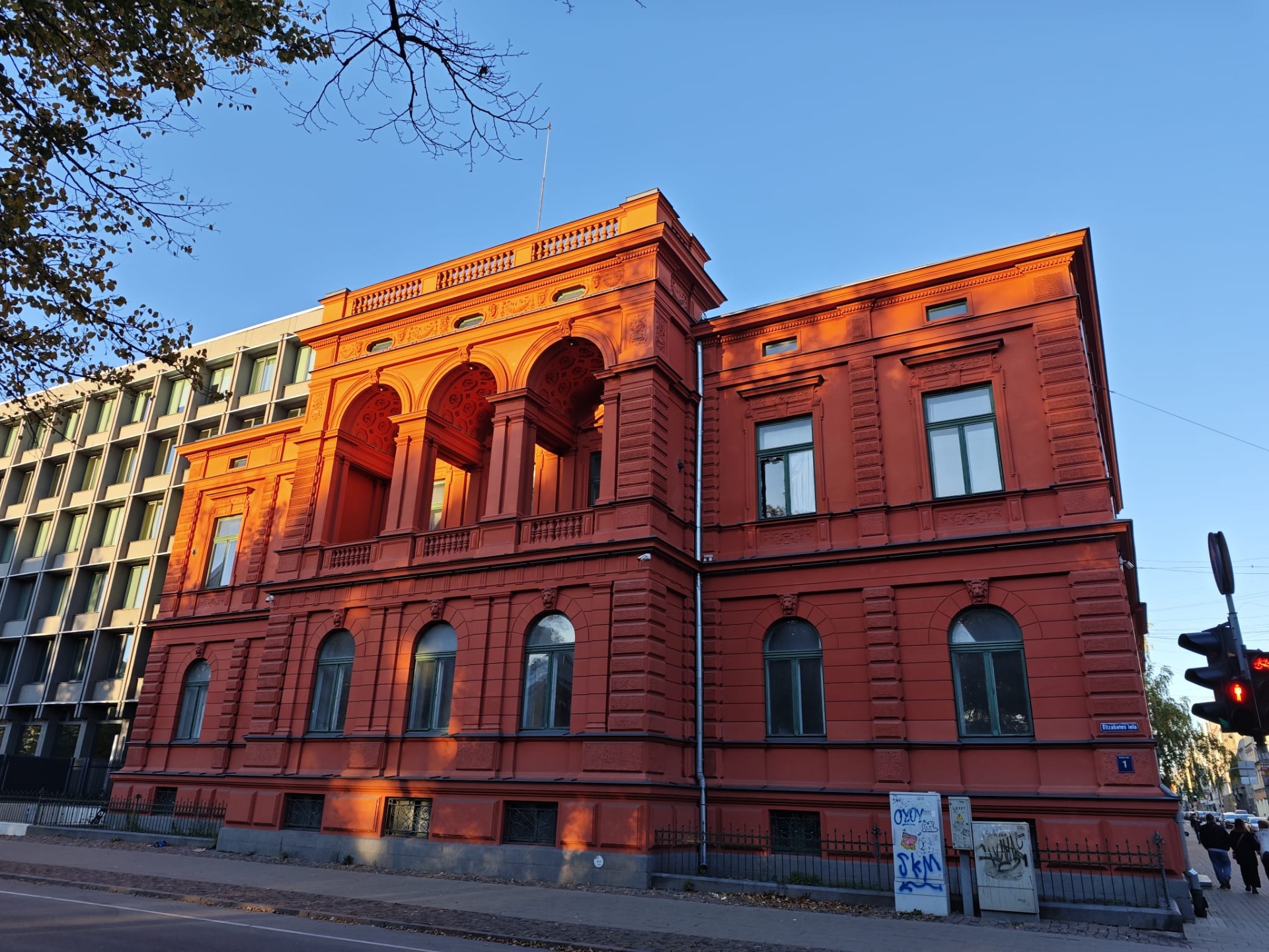 Eén van de unieke gebouwen in het Art-Noveau gebied!