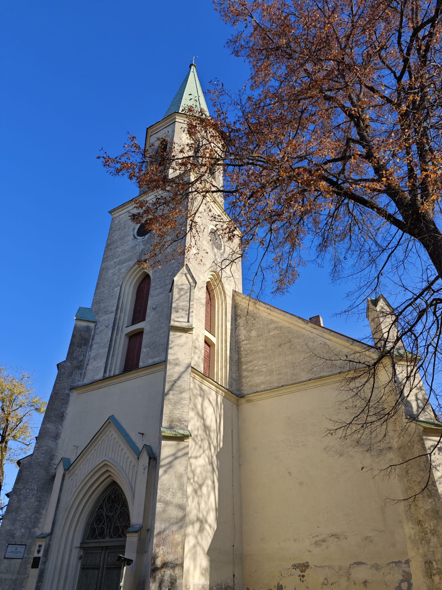 De de Evangelisch-Lutherse Sint-Catharinakerk van Kuldīga!