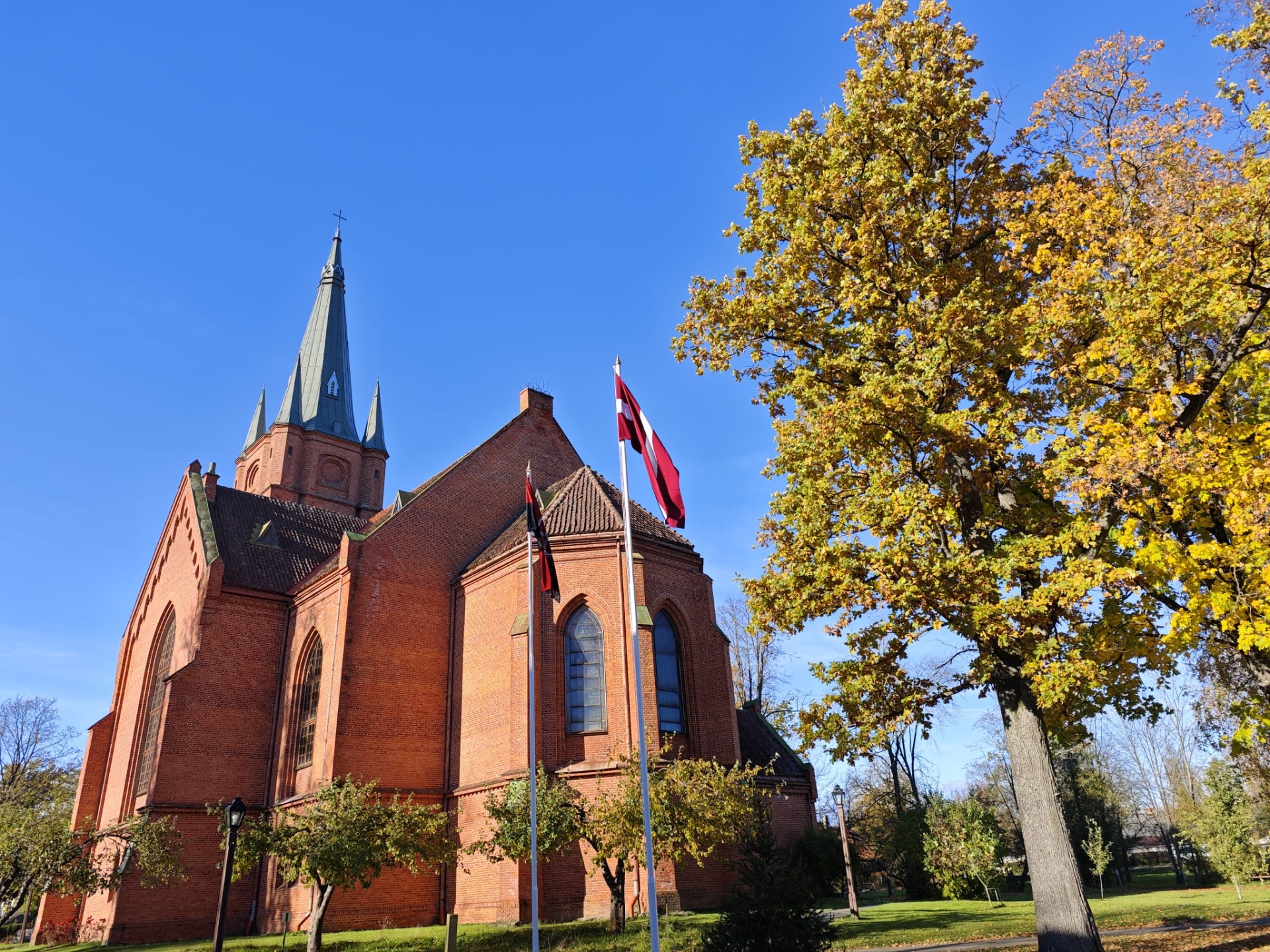 De Evangelisch-Lutherse Sint-Annakerk van Kuldīga!