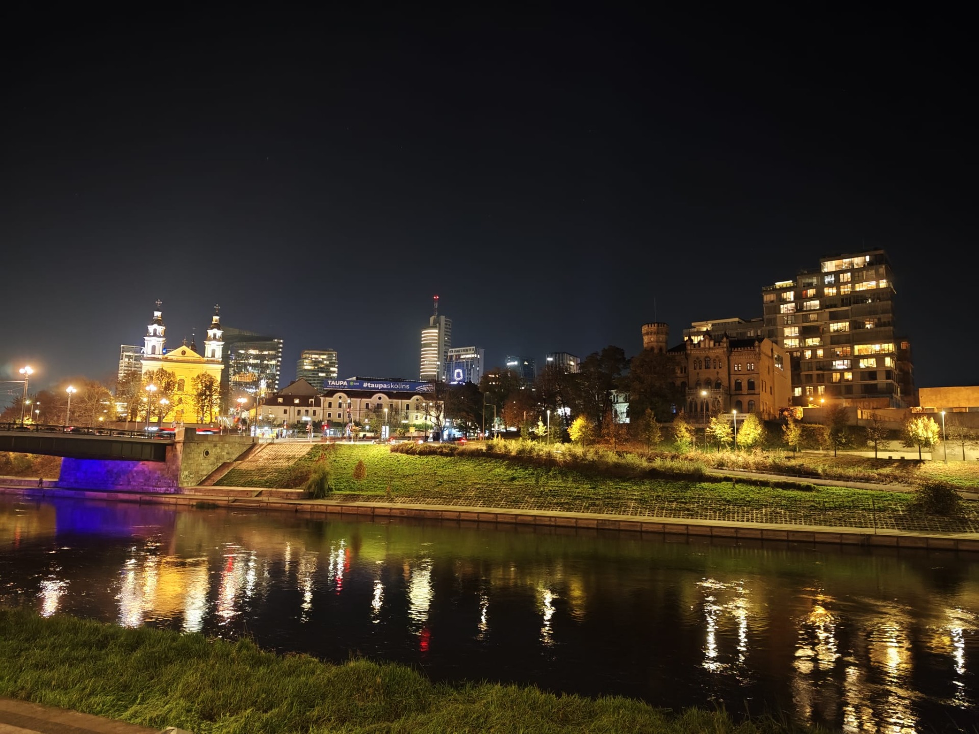 Het uitzicht aan de rivier de Neris!