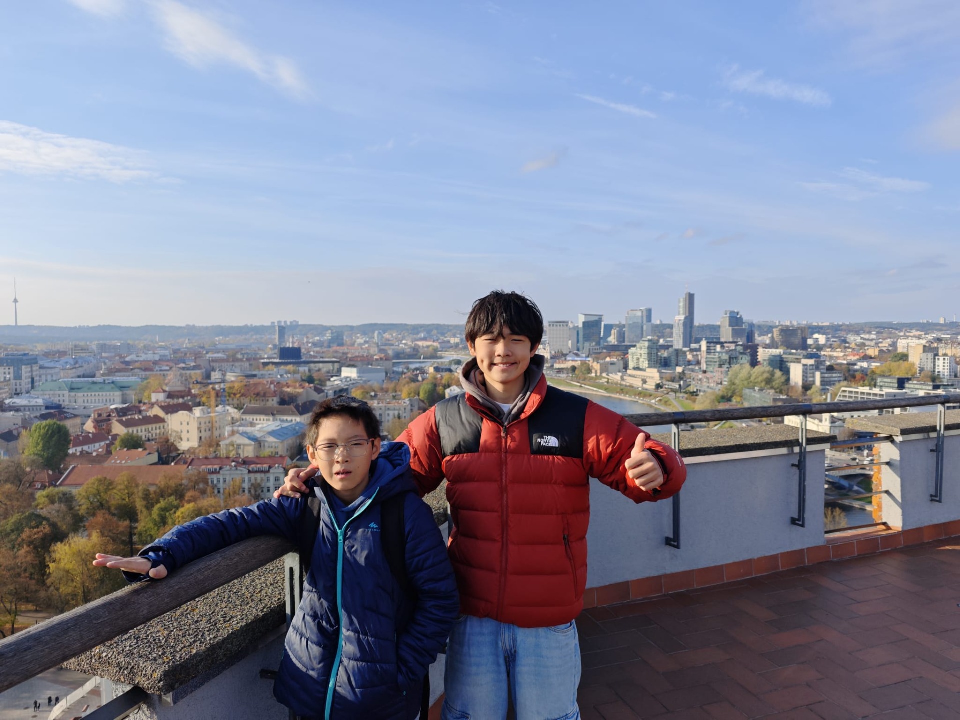 Het uitzicht vanaf de Gediminastoren op Vilnius!