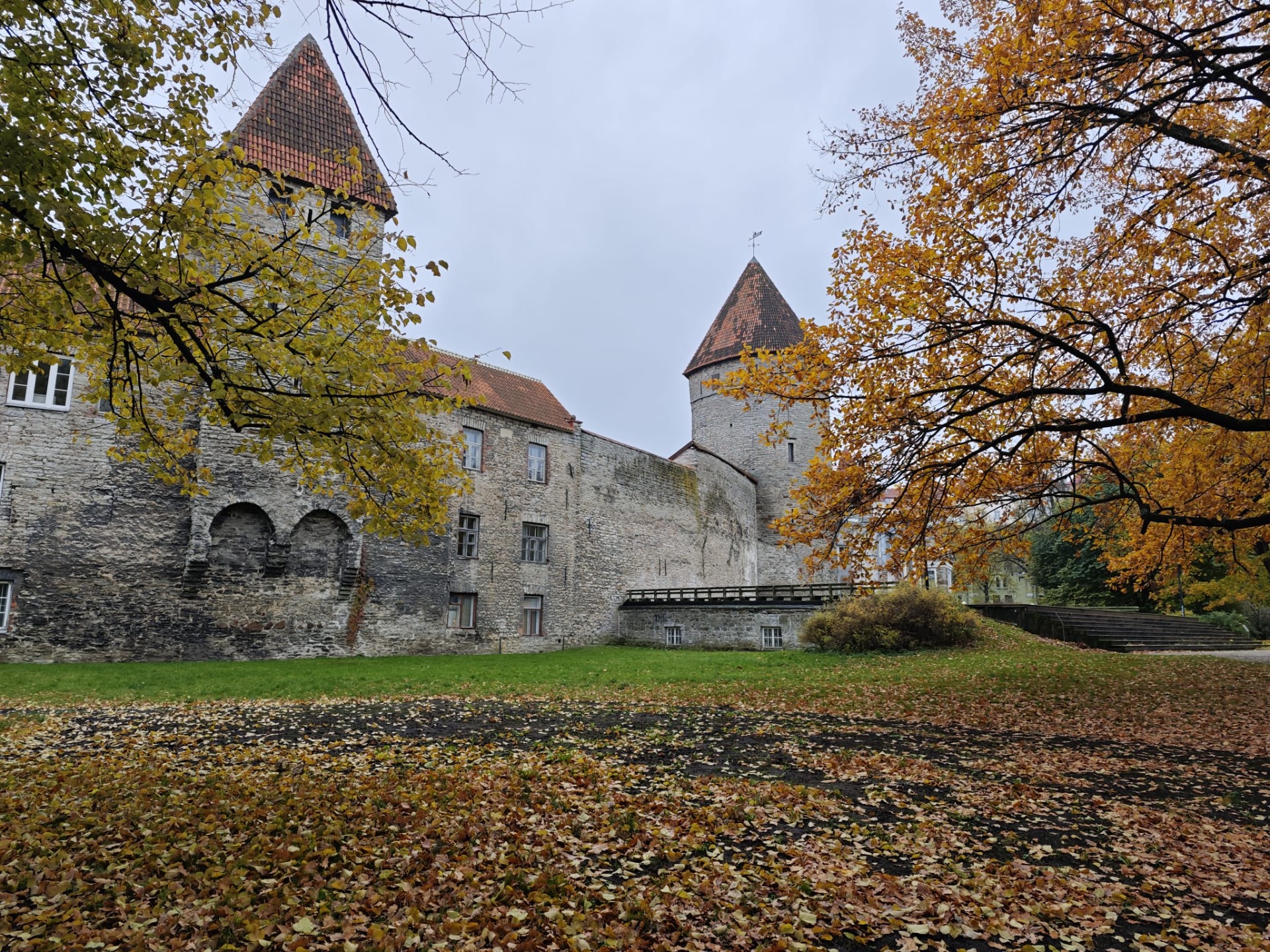 Een deel van de stadsmuur van Tallinn!