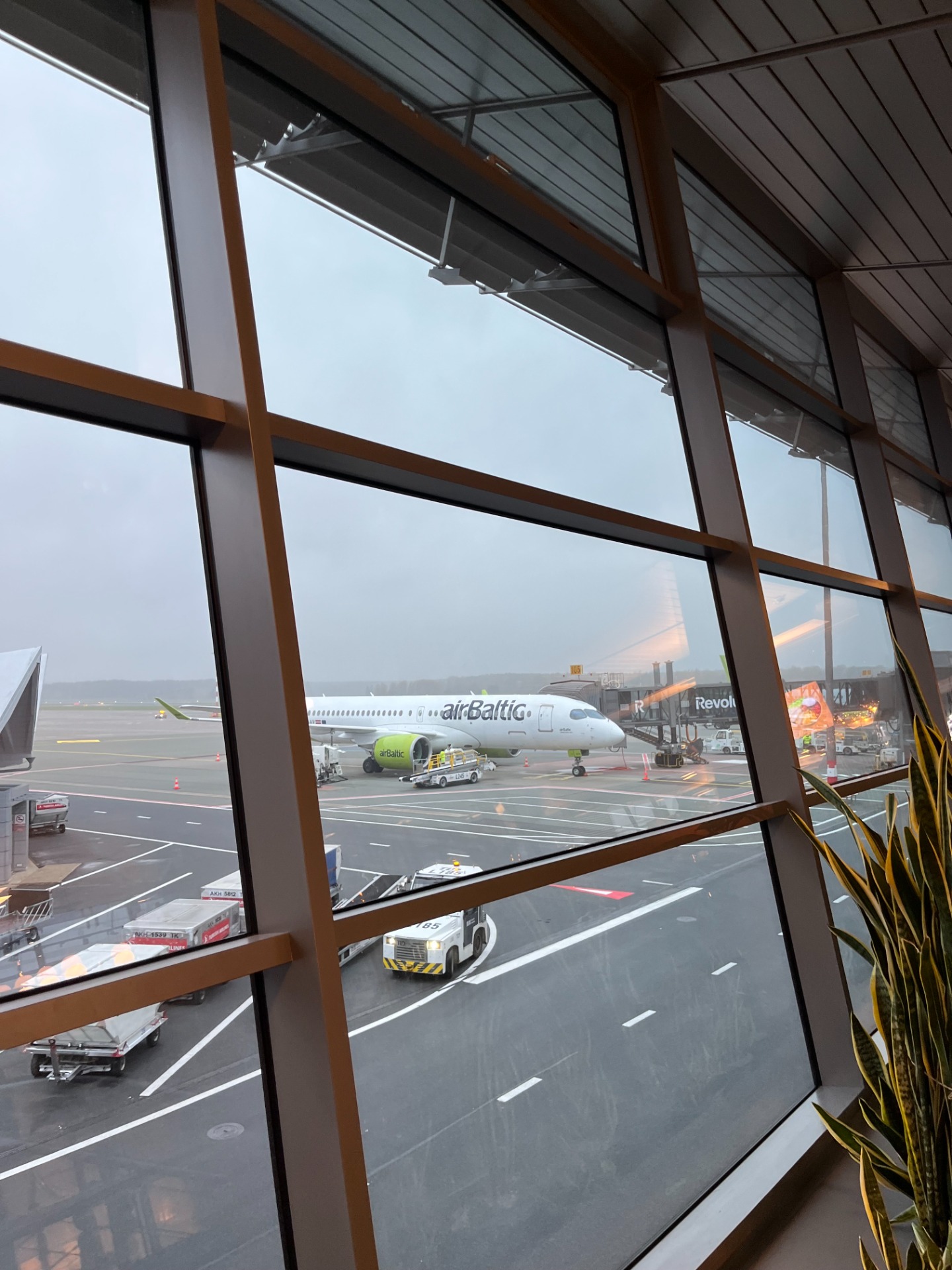 Op het vliegveld van Riga!