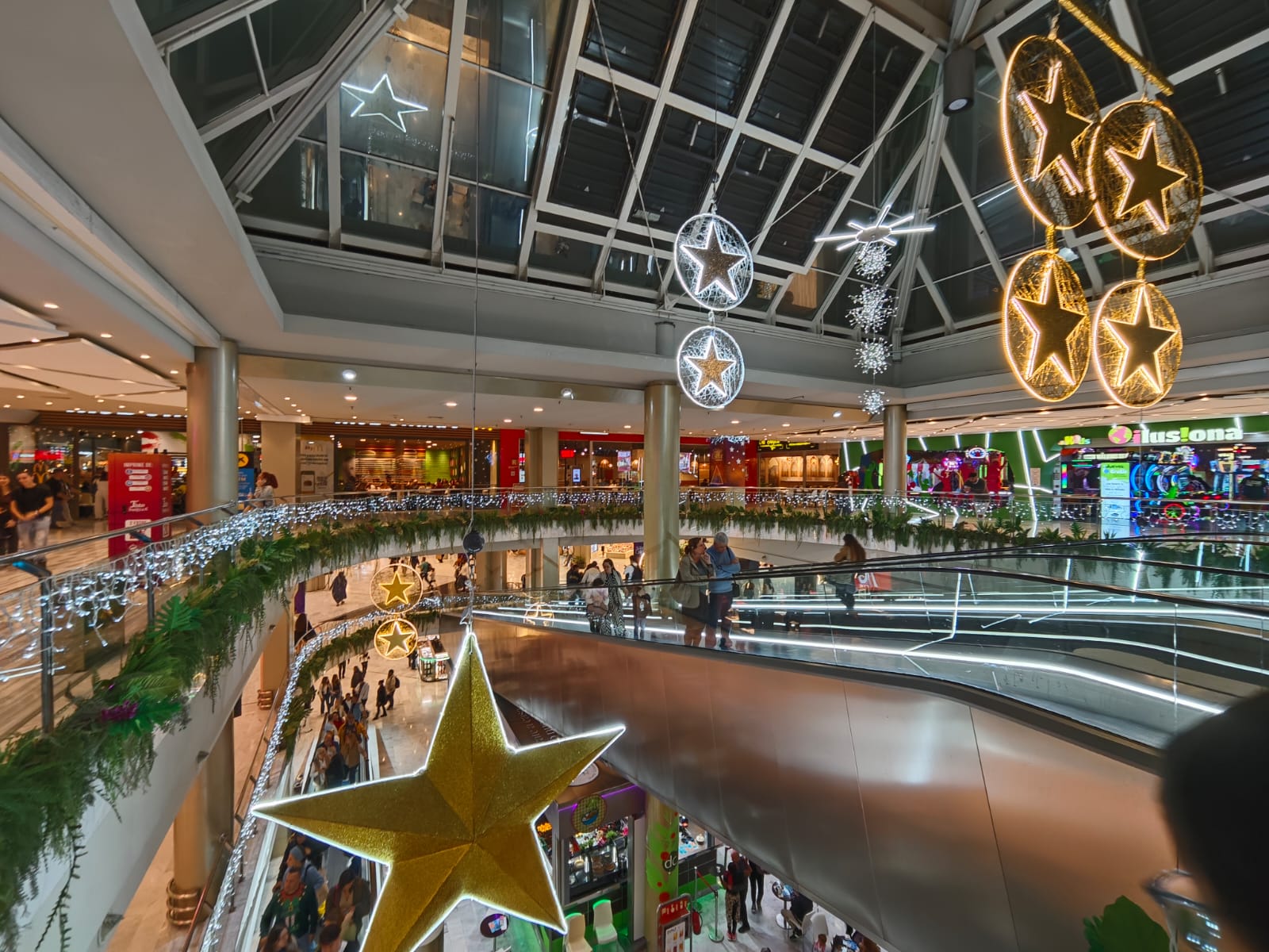 De binnenkant van het winkelcentrum Las Arenas!