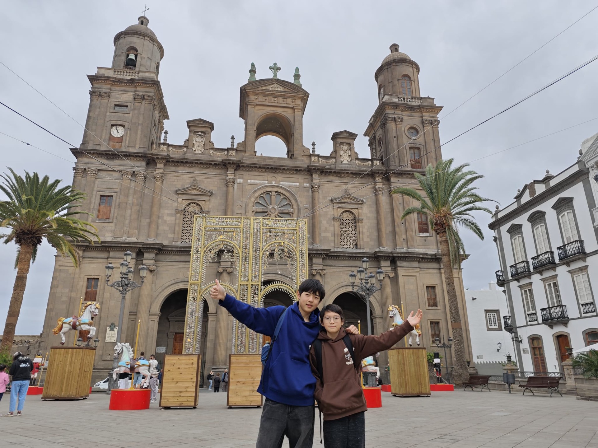 Op selfie met de Sint Anakathedraal!