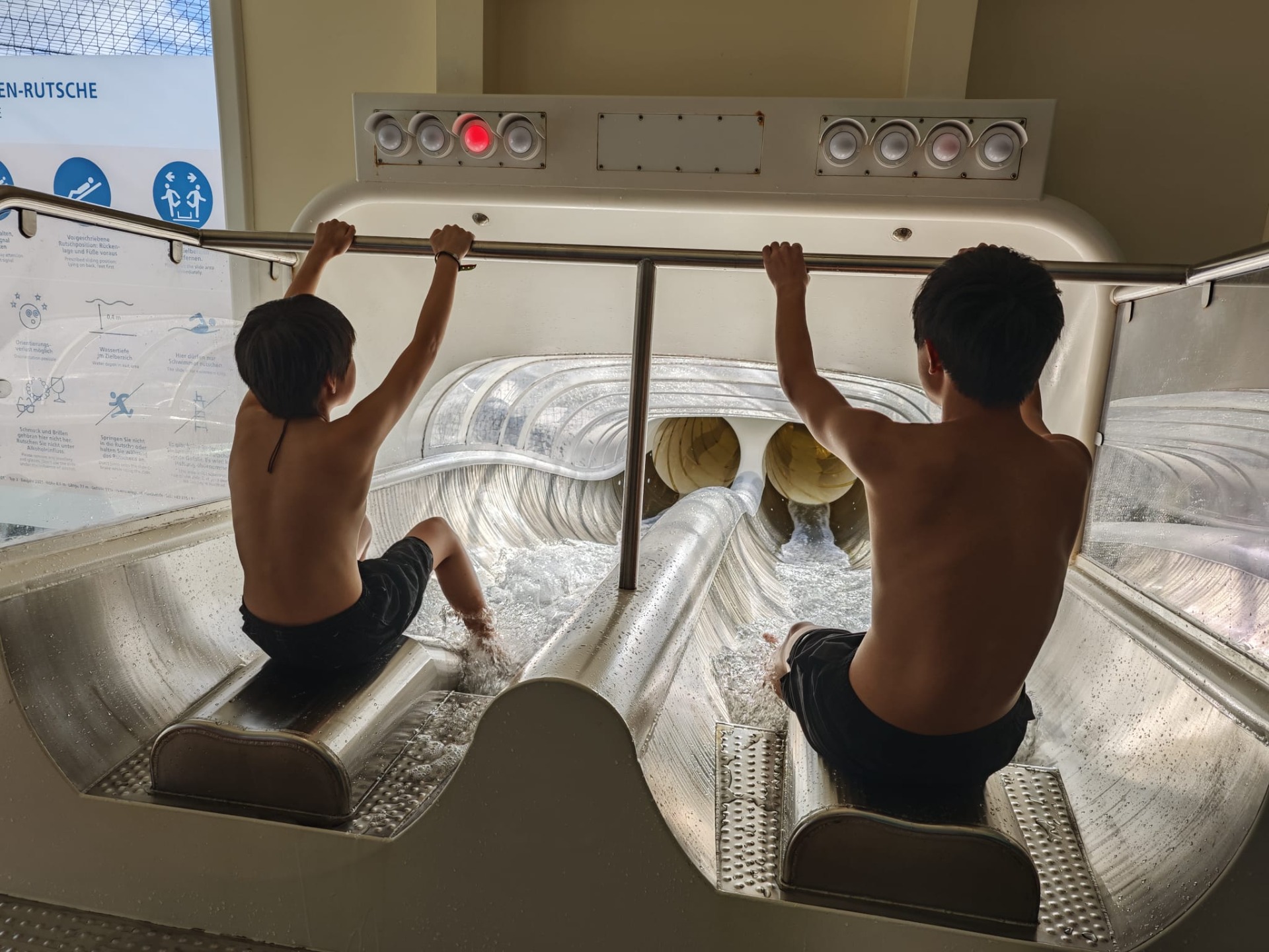 Van de glijbanen af!