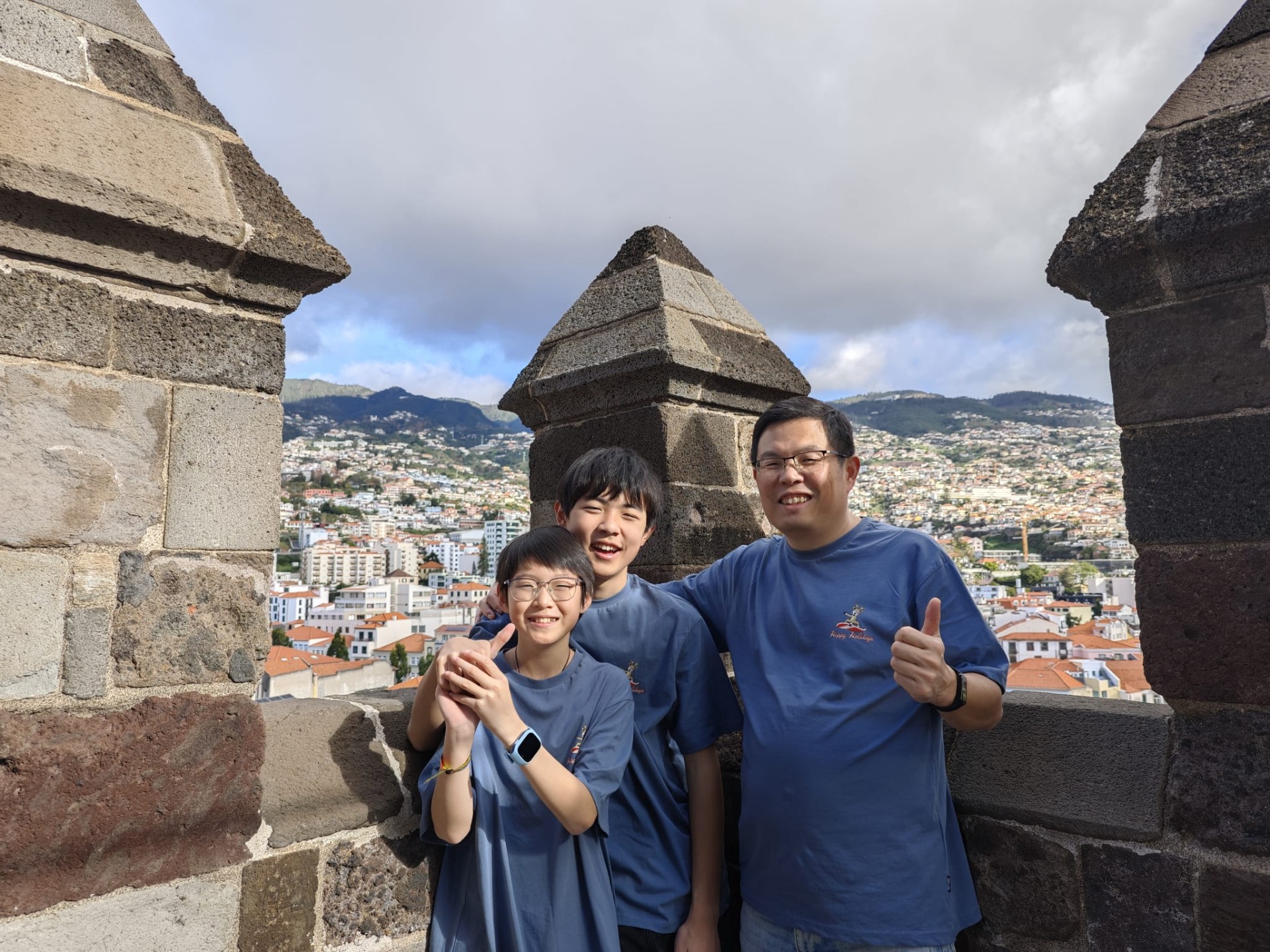 Op selfie met het uitzicht over Funchal!