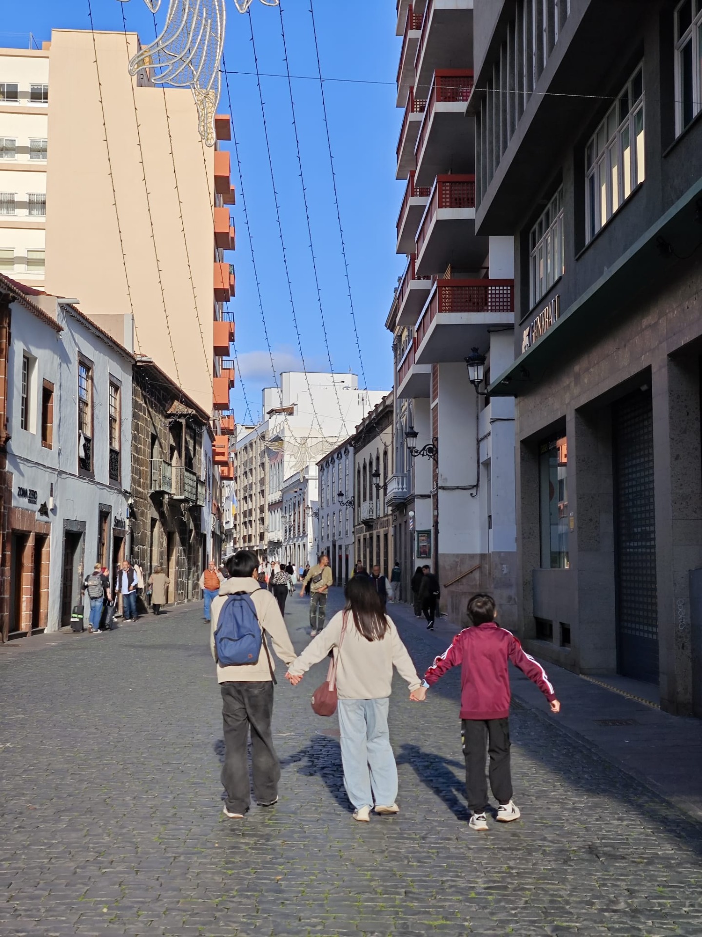 Lopen door de historische straten van Santa Cruz!