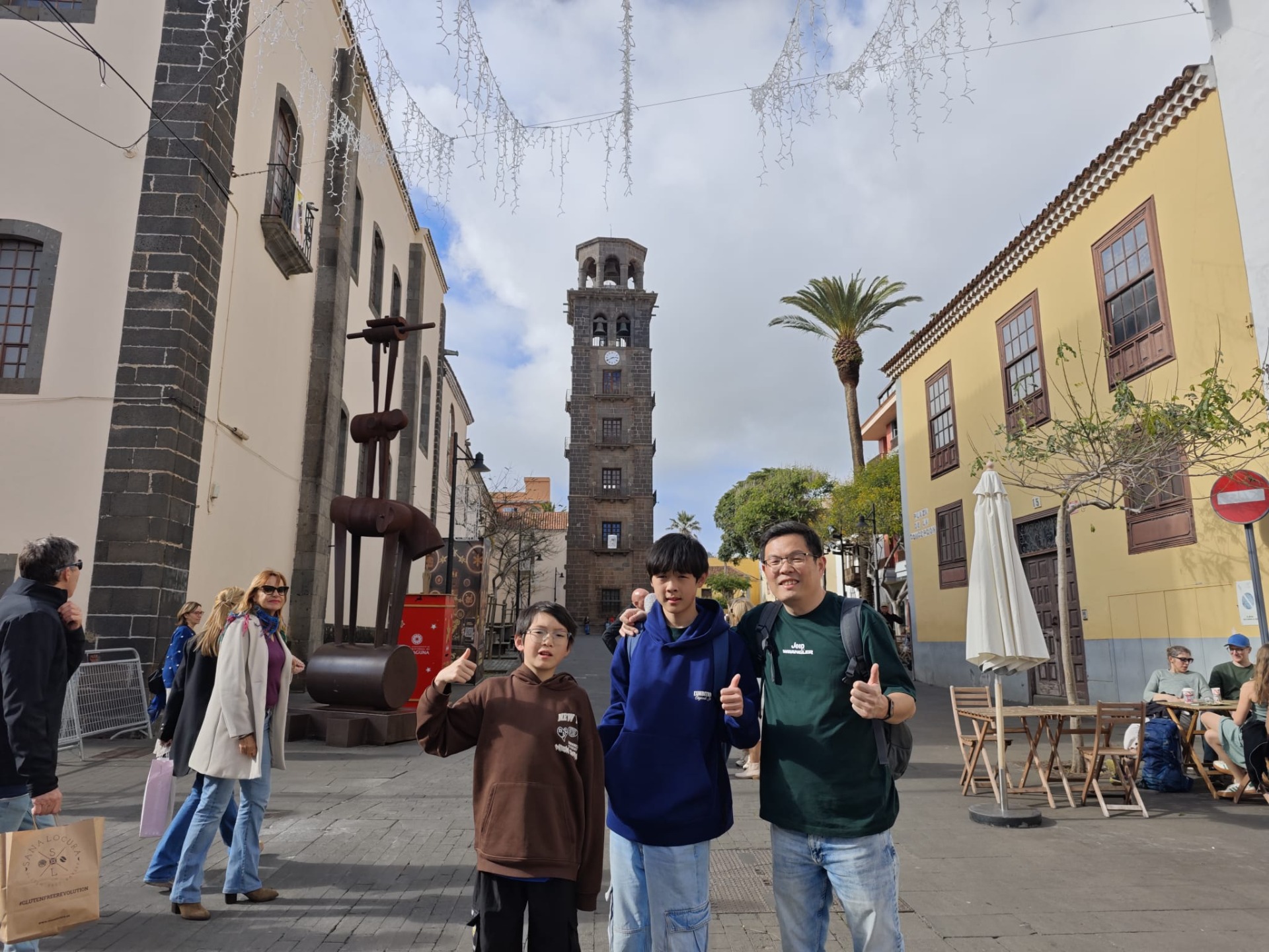 Op selfie met het plein en de toren (Concepción)