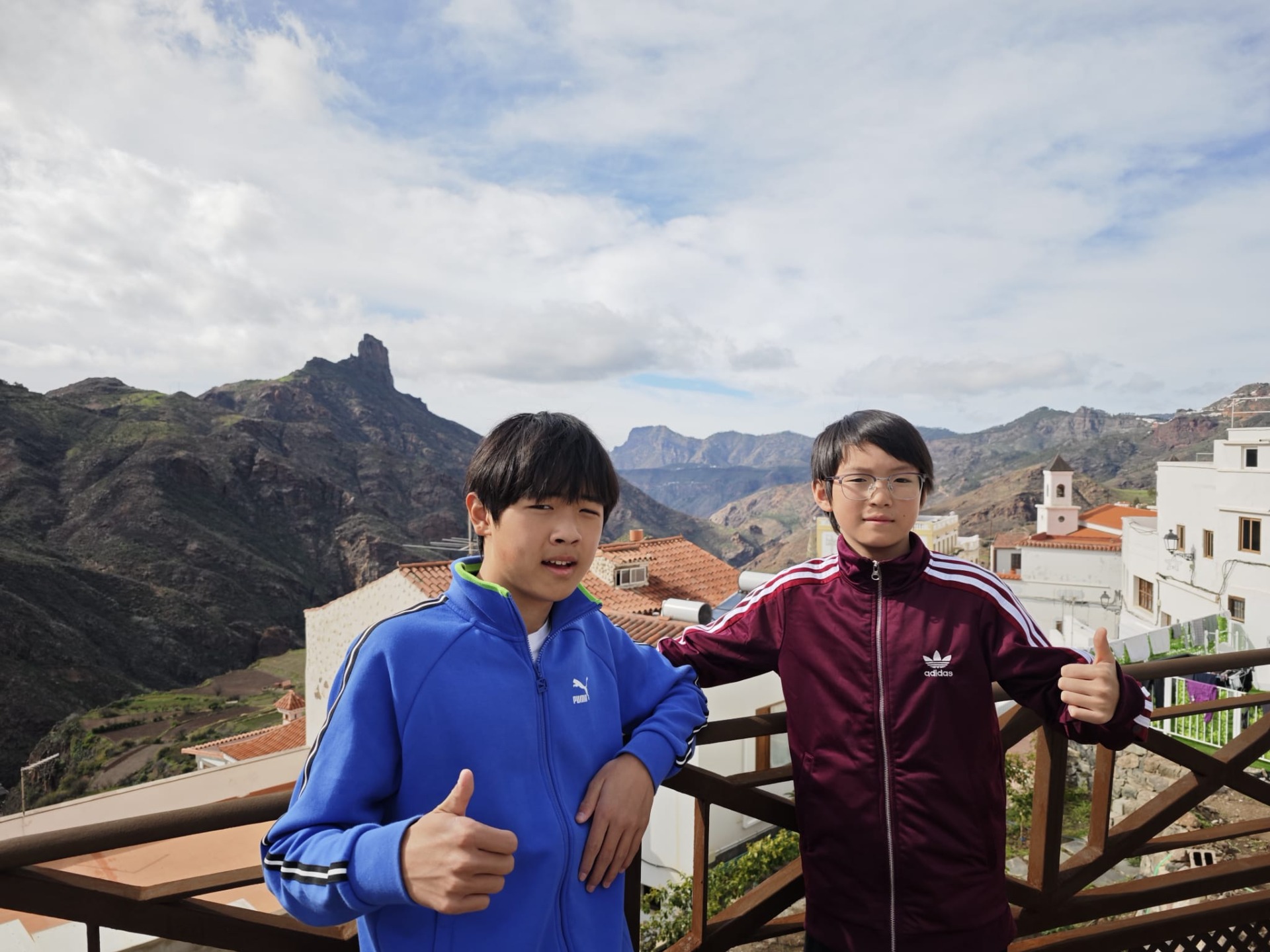 Op selfie met het uitzicht vanaf Tejeda!