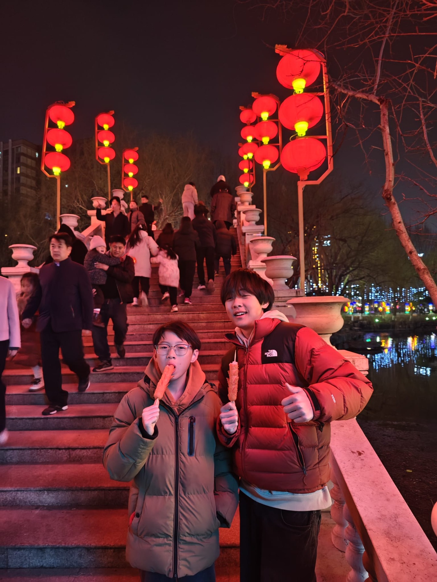 Genieten van de avondsfeer in China!