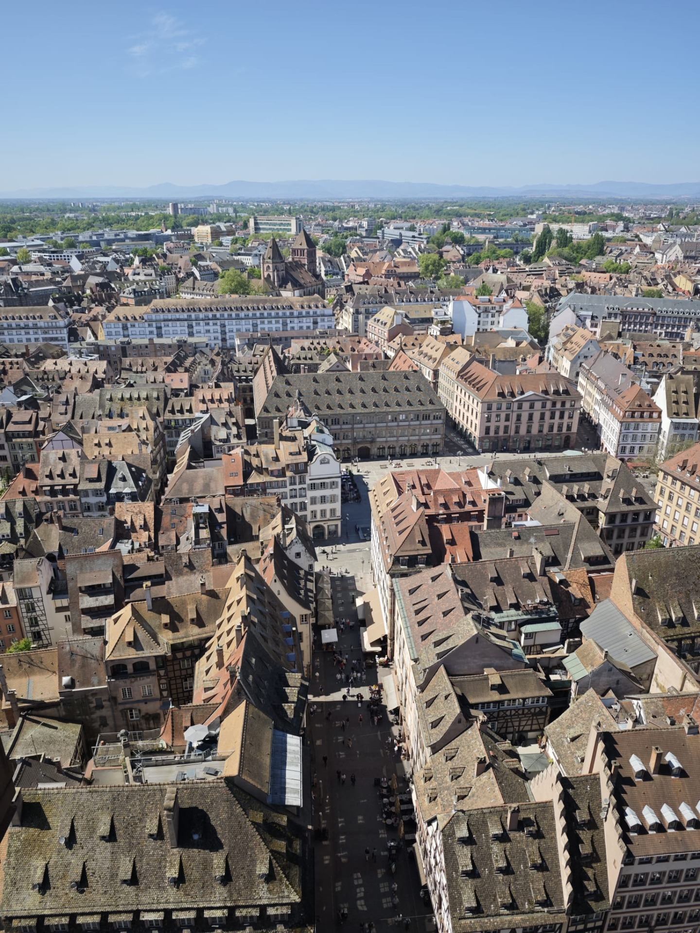 Het uitzicht vanaf de Kathedraal van Straatsburg!