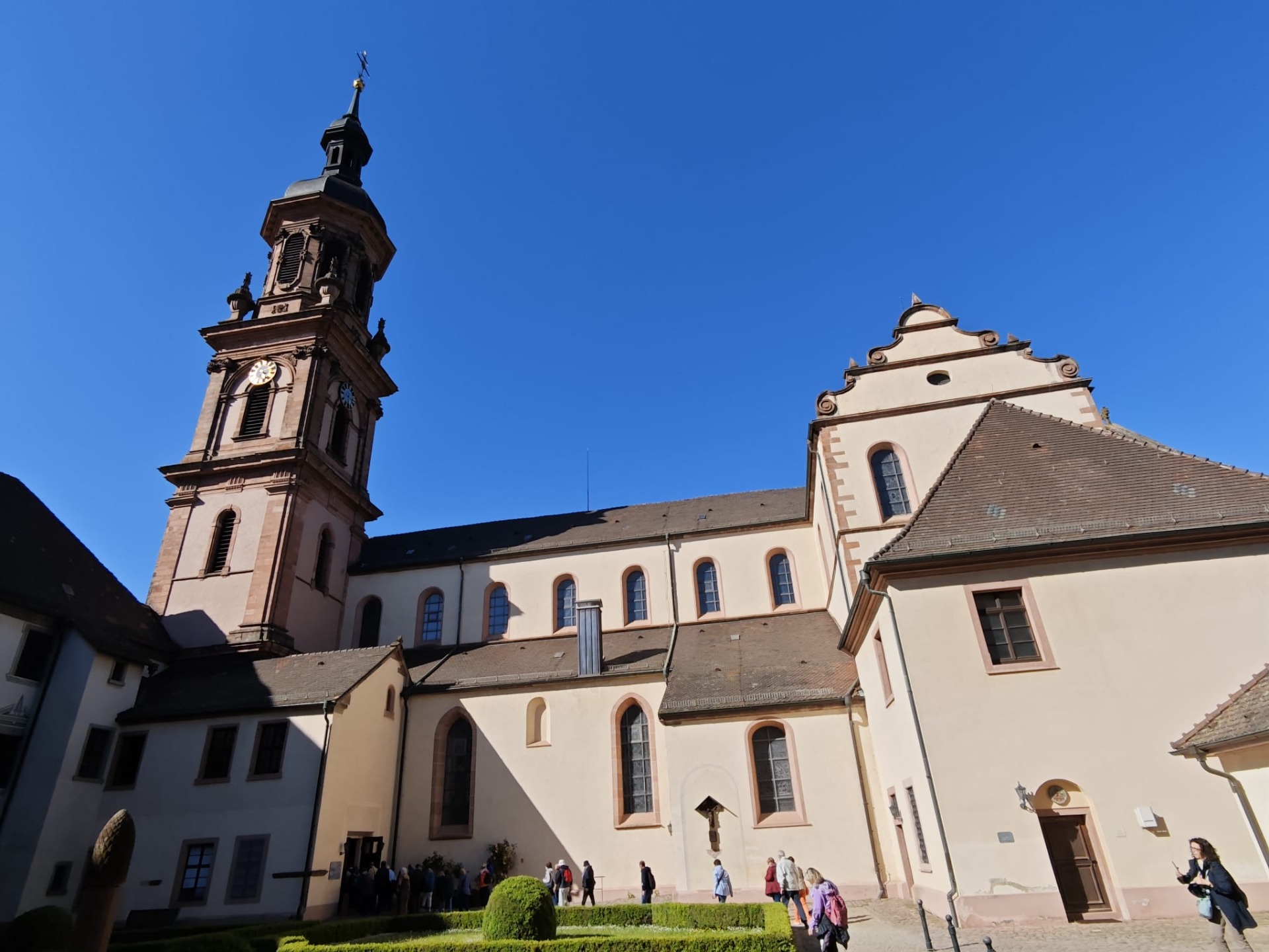Het exterieur van de stadskerk van Sint-Maria!