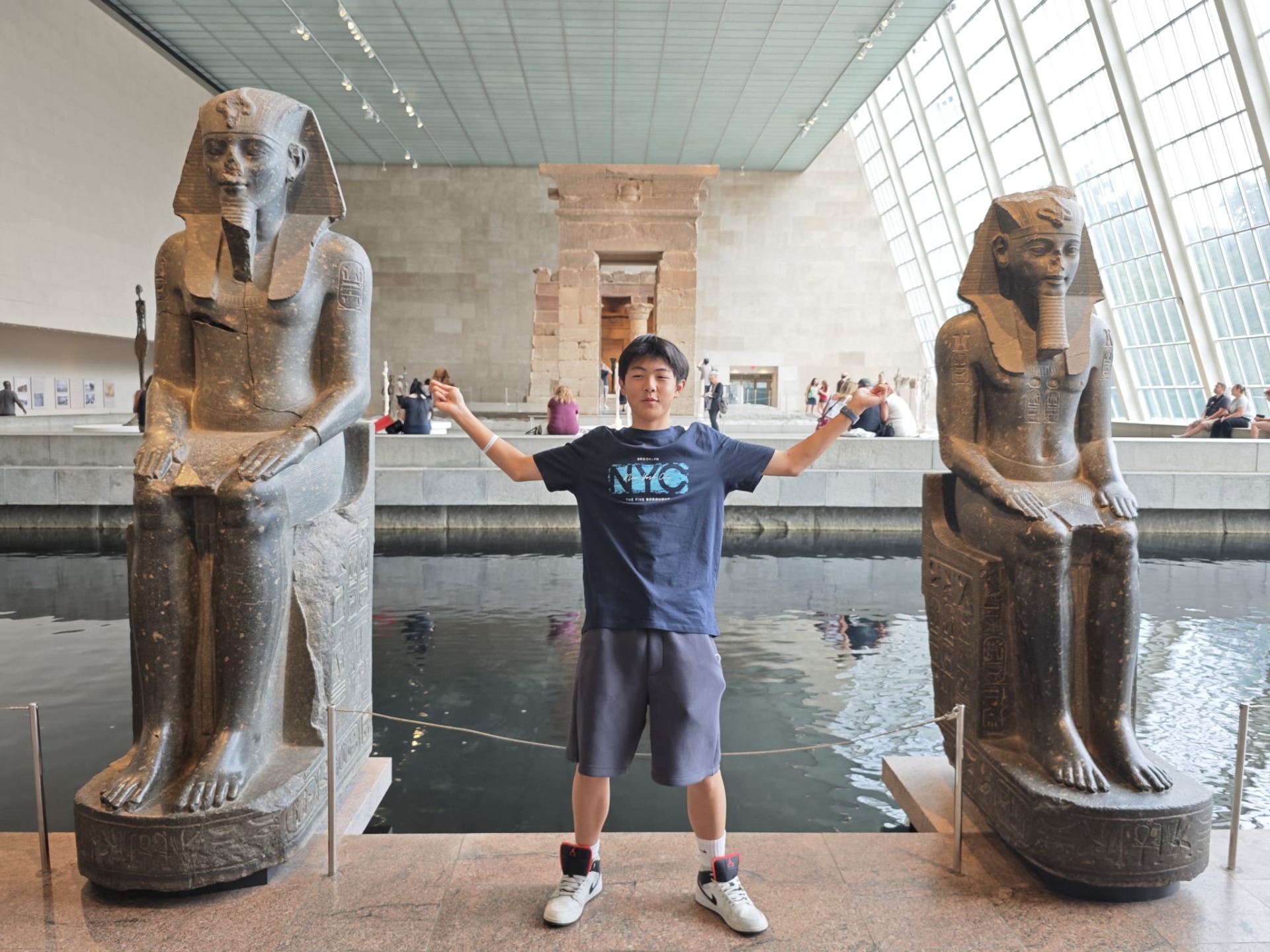 Op selfie met de Egypte-collectie van The Met!