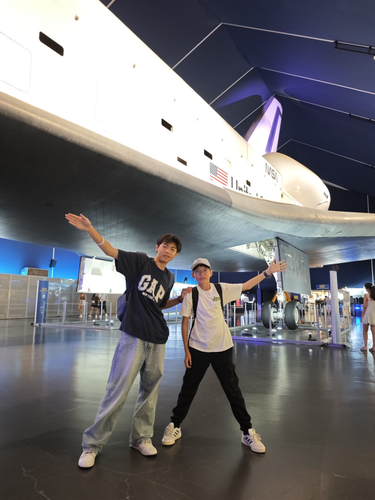 Op selfie met de Space Shuttle Enterprise!