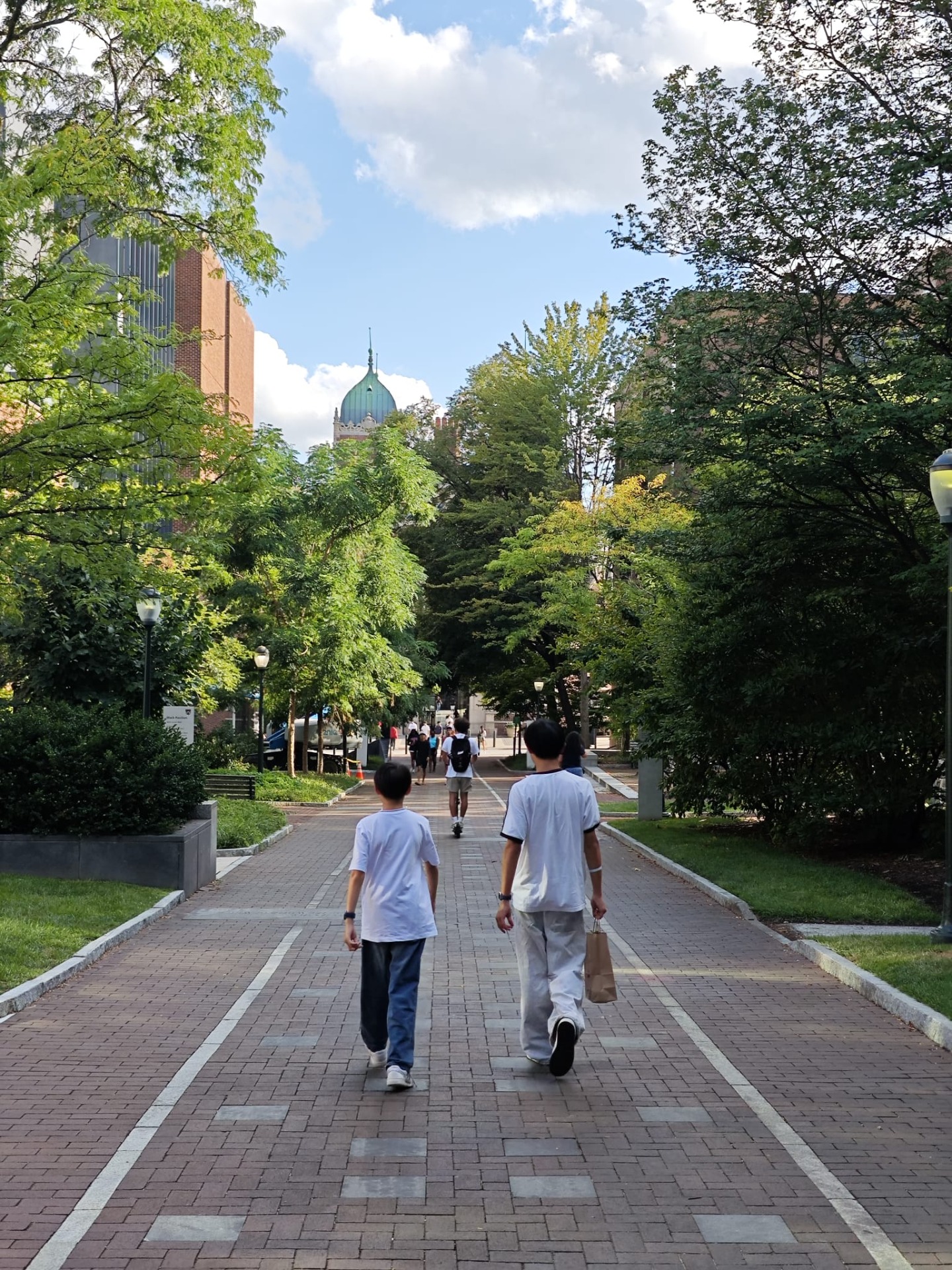 Lopend door de campus van UPenn!